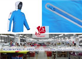 定制冲锋衣--睿牛制衣 定制冲锋衣--睿牛制衣