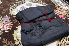 长款羽绒服叠法 长款羽绒服叠法