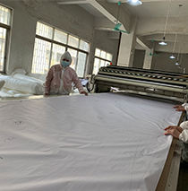 防护服自动裁剪车间