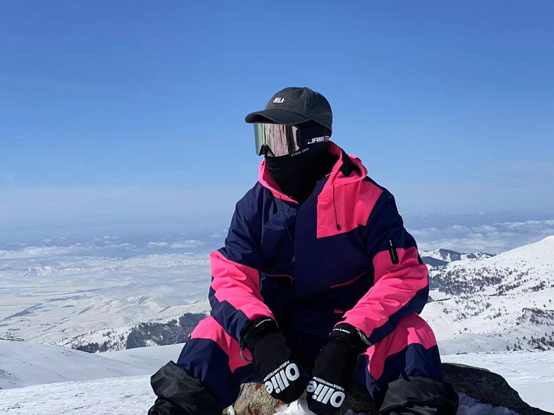 滑雪服.jpg 滑雪服.jpg