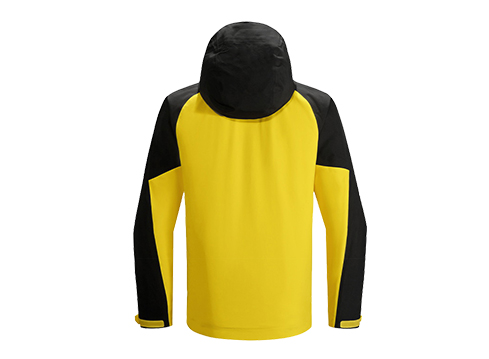 定制专家生产时尚潮牌冲锋衣