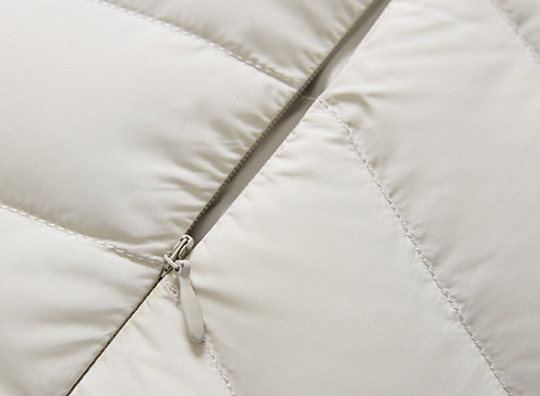 立领保暖修身款羽绒服定制生产厂家