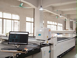 全自动拉布裁床机