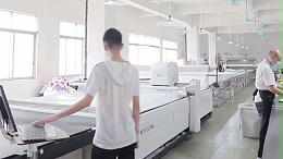 冲锋衣厂家和你探讨冲锋衣执行标准的重要性