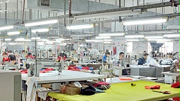 羽绒服防风还是棉服防风？