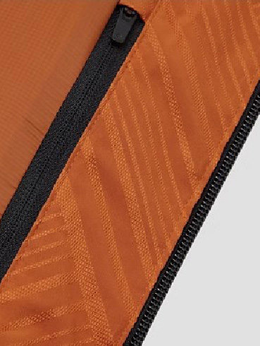 羽绒服工厂来图来样贴牌代工品牌加厚羽绒服