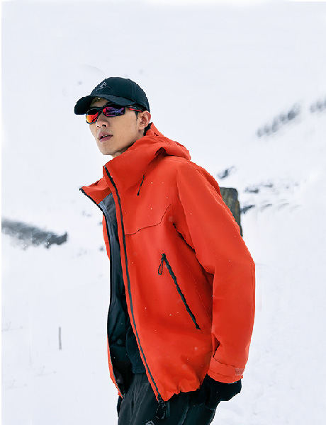 单层硬壳<i style='color:red'>冲锋衣制造</i>源头工厂